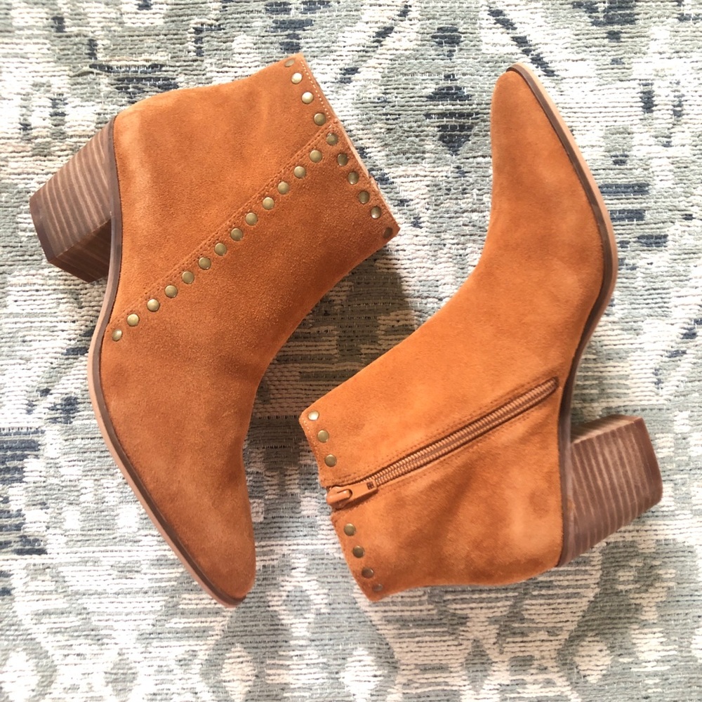 NIB Lucky Linnea Ankle Boots Camel Suede